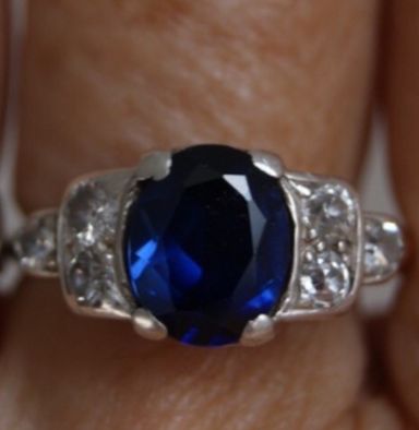 Fine Art Deco 18 Ct Gold Synthetic Sapphire & Diamond Ring