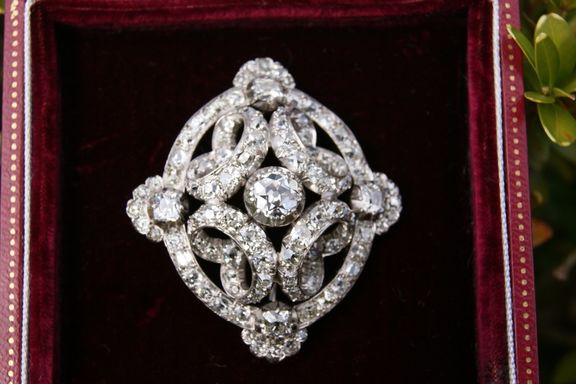 Rare Fine Large Antique Victorian 7.0 Carat Old Cut Diamond Cartouche Brooch